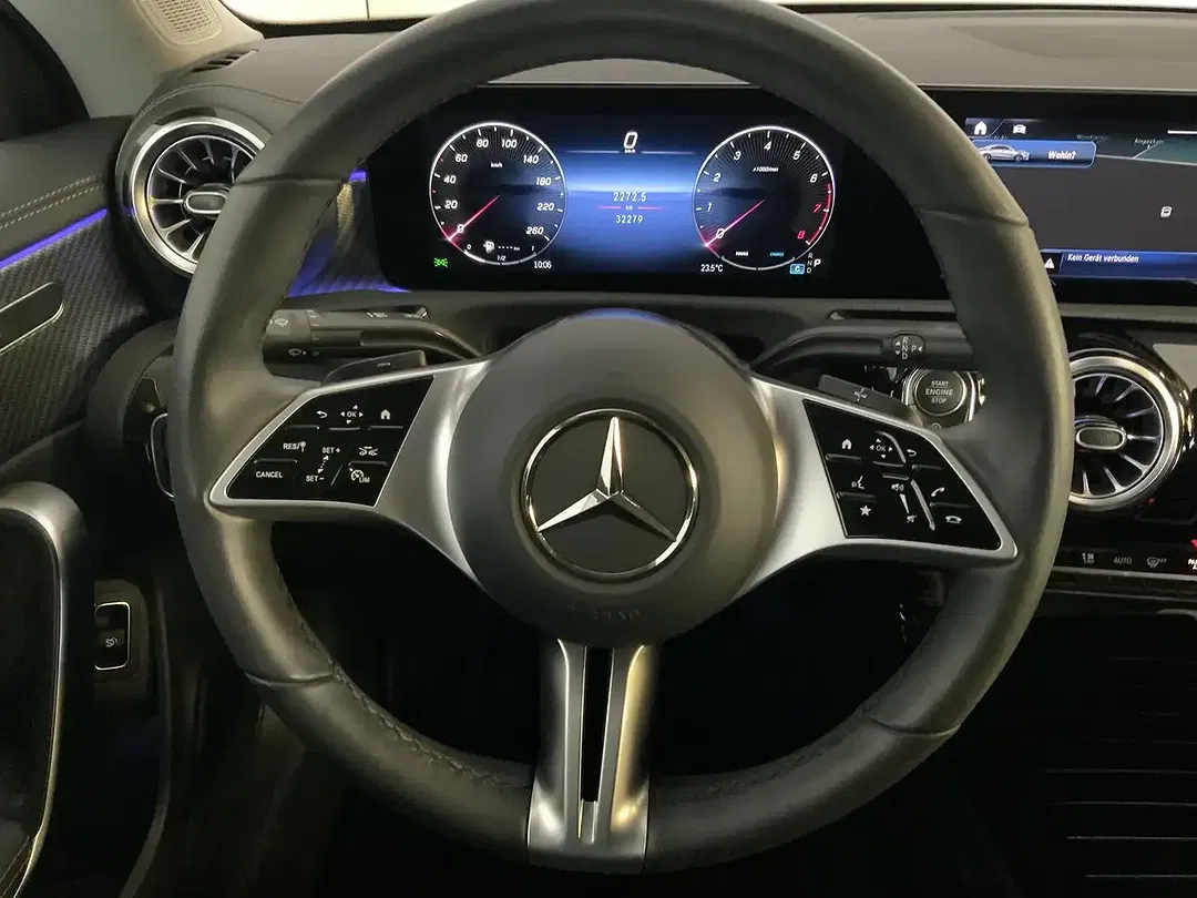 Mercedes-Benz CLA 180 - Thumbnail 9