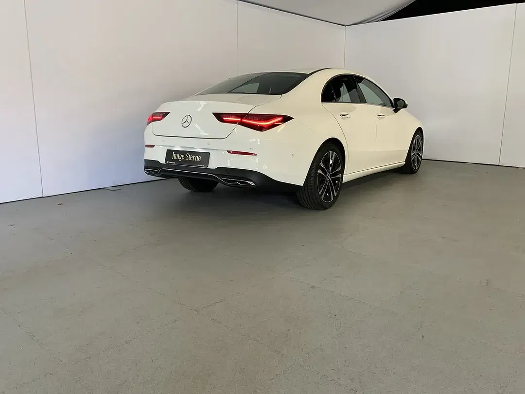 Mercedes-Benz CLA 180 - Thumbnail 4