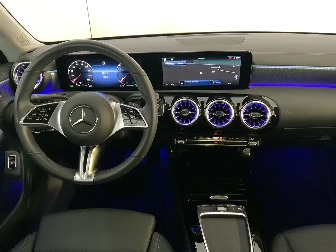 Mercedes-Benz CLA 180 - Thumbnail 8