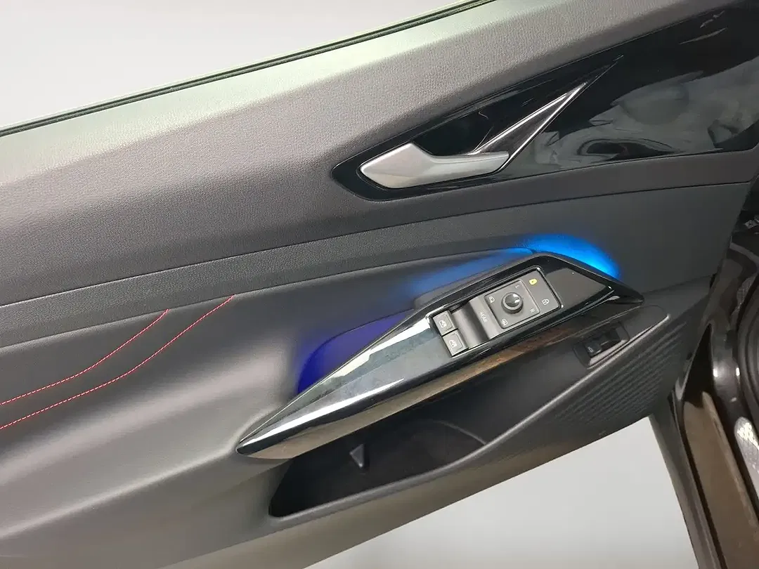 Volkswagen ID.4 - Thumbnail 13