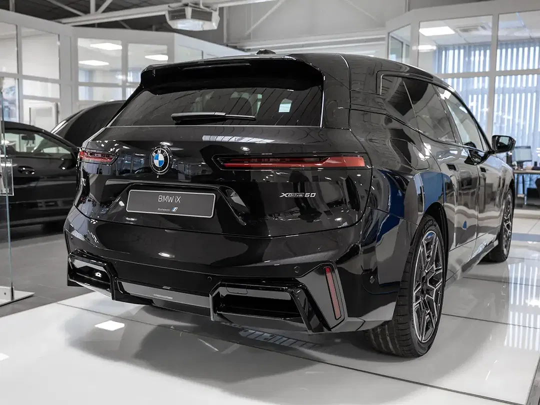 BMW iX - Thumbnail 4
