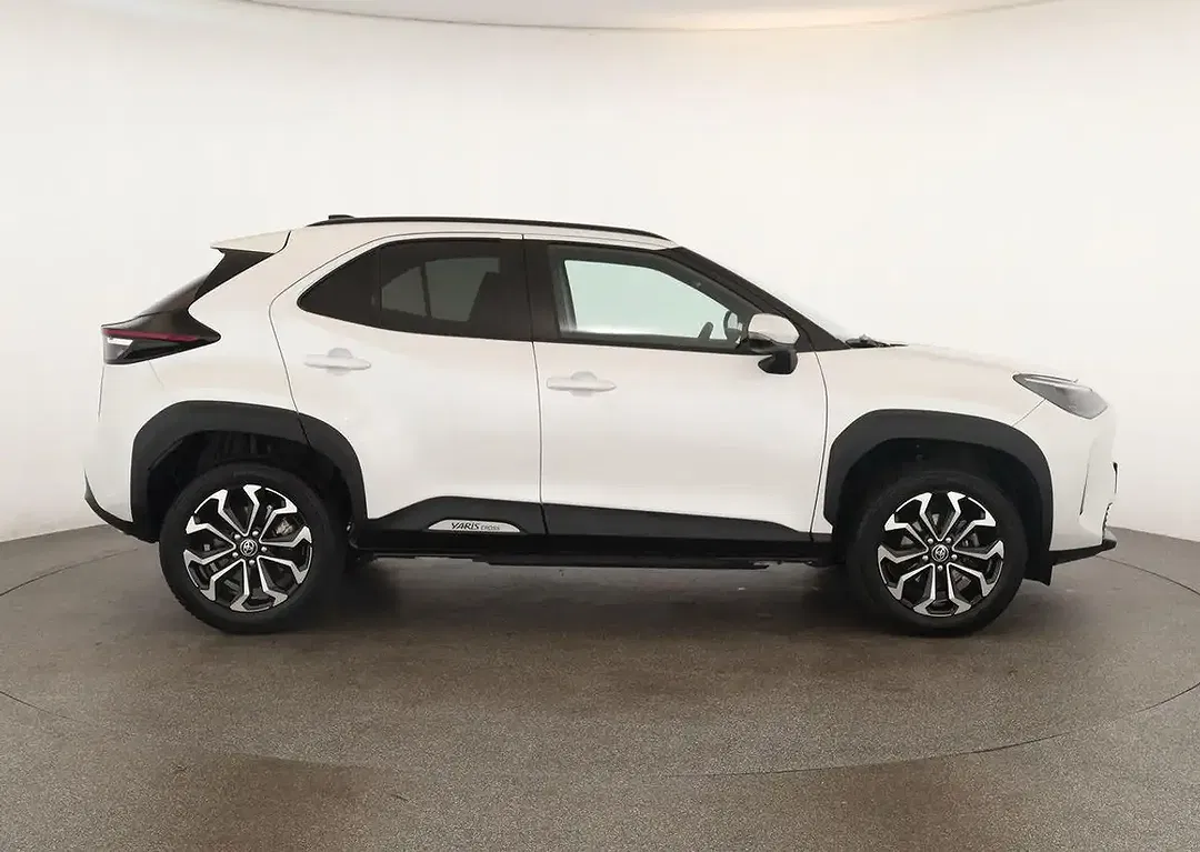 Toyota Yaris Cross - Thumbnail 4