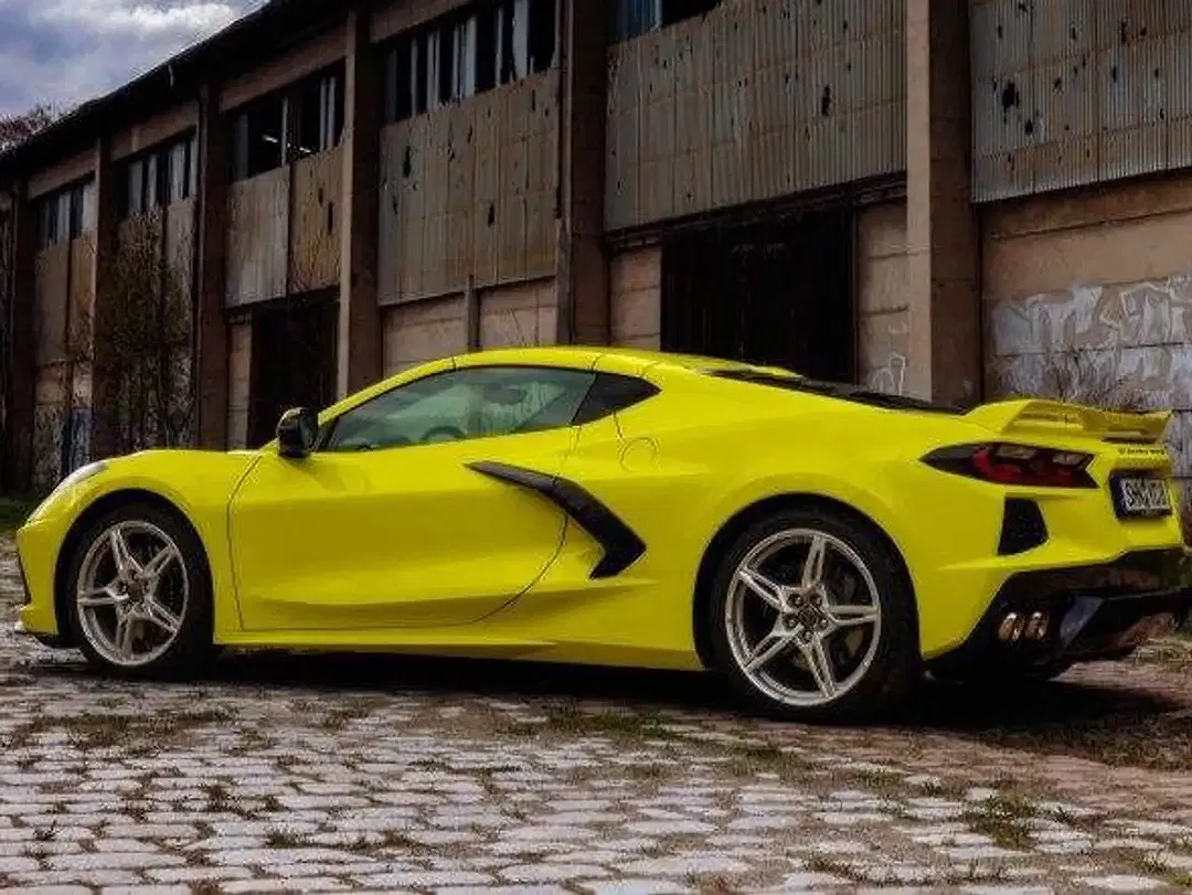 Corvette C8 - Thumbnail 8