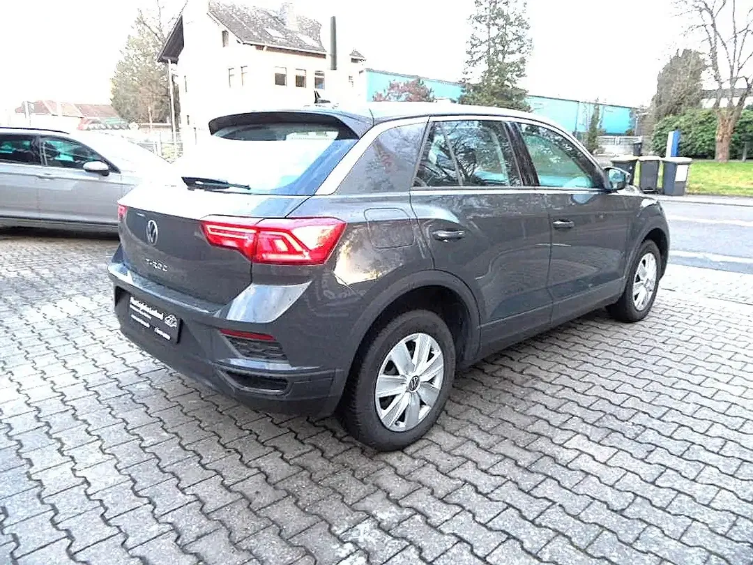 Volkswagen T-Roc - Thumbnail 3