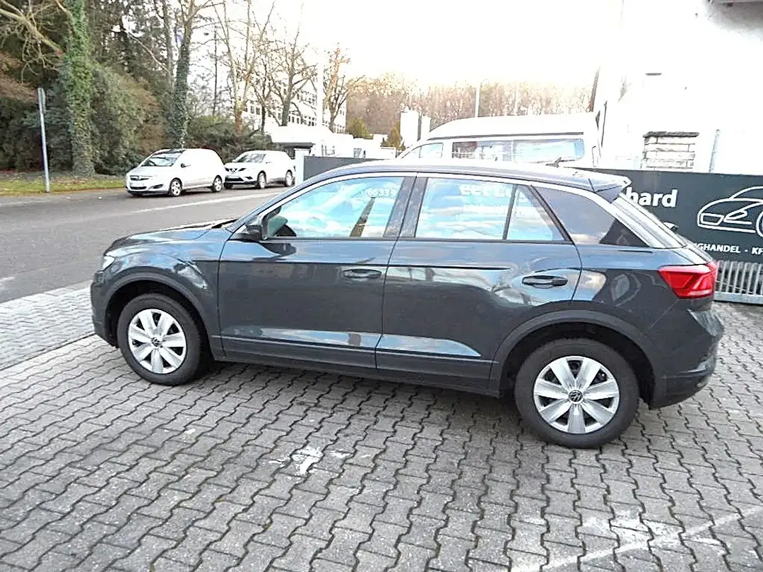 Volkswagen T-Roc - Thumbnail 5