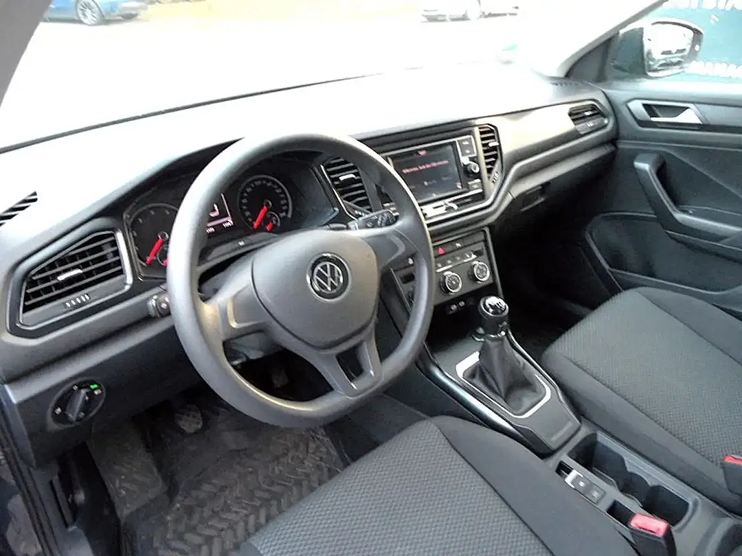 Volkswagen T-Roc - Thumbnail 6