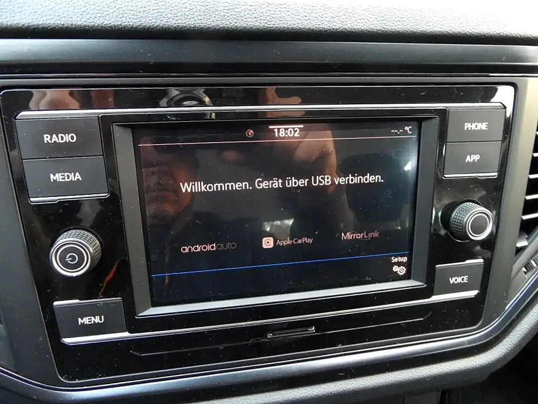 Volkswagen T-Roc - Thumbnail 8