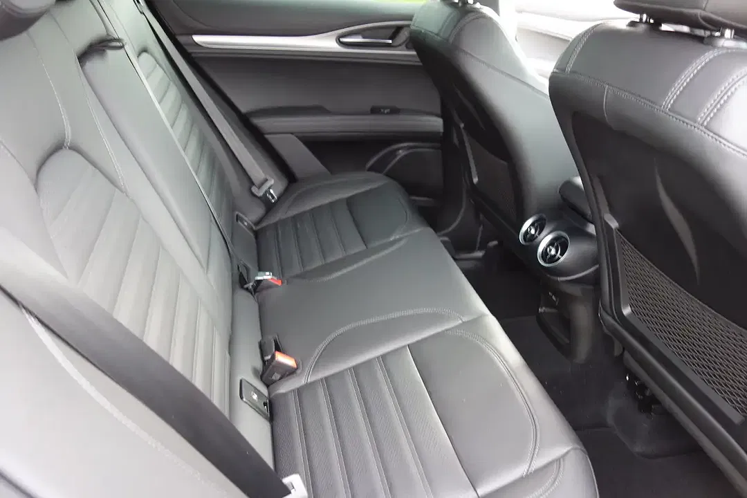 Alfa Romeo Stelvio - Thumbnail 11