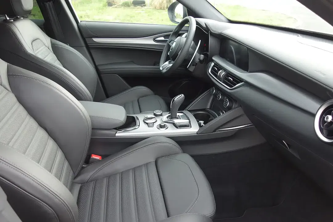 Alfa Romeo Stelvio - Thumbnail 12