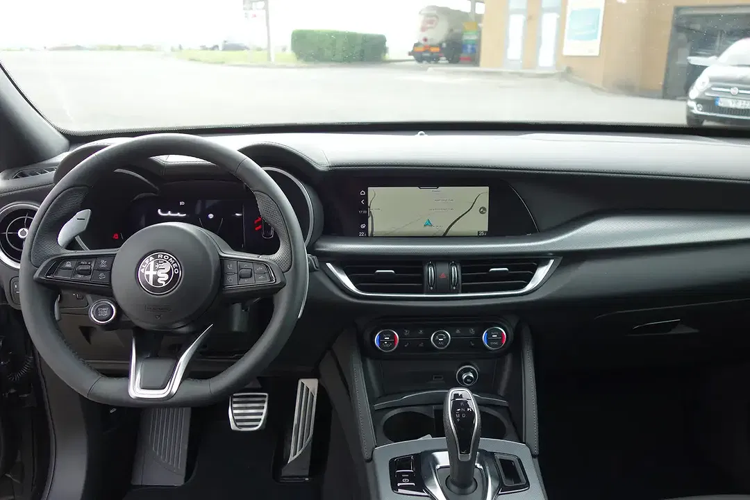 Alfa Romeo Stelvio - Thumbnail 13