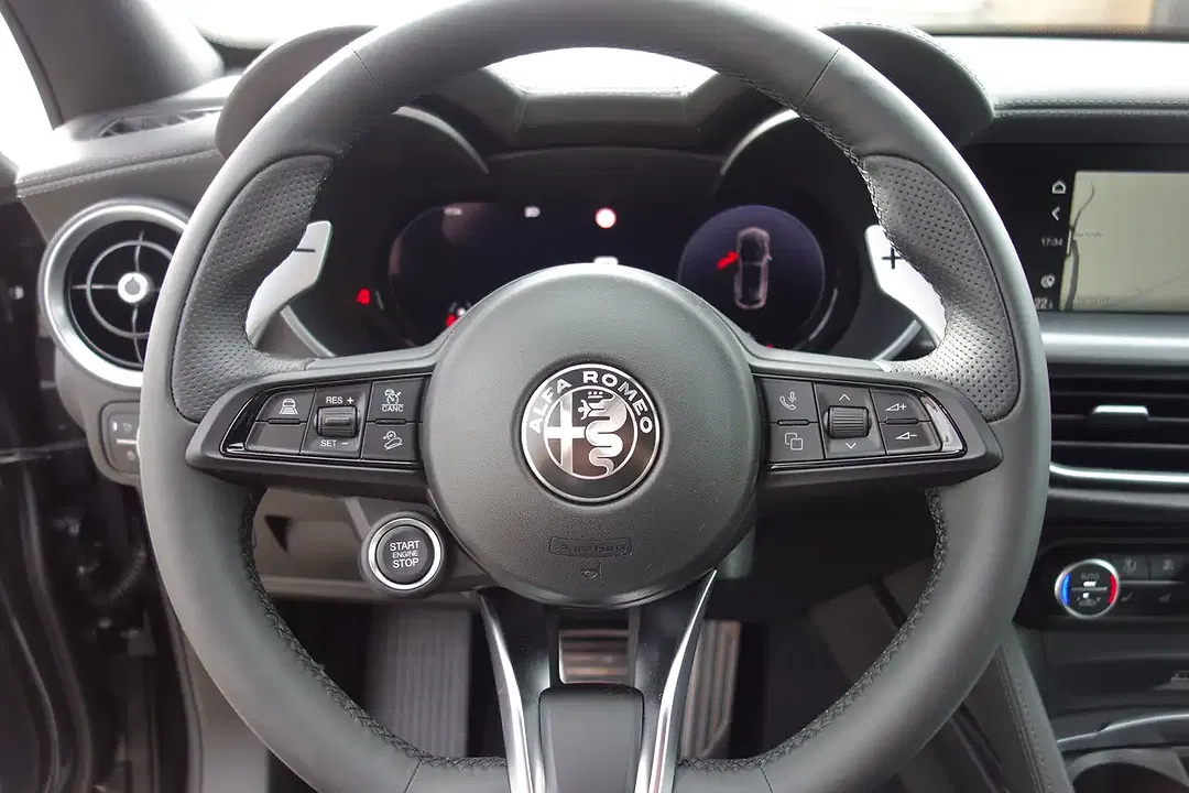 Alfa Romeo Stelvio - Thumbnail 14