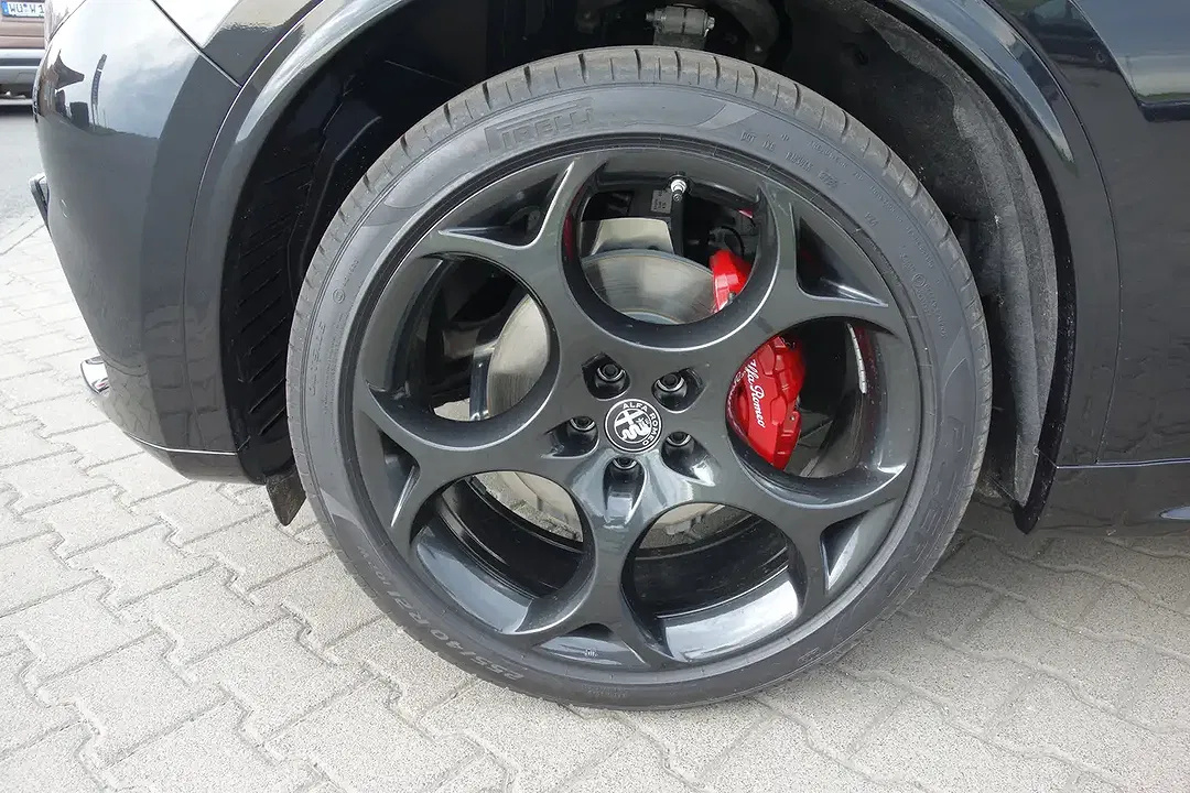 Alfa Romeo Stelvio - Thumbnail 7
