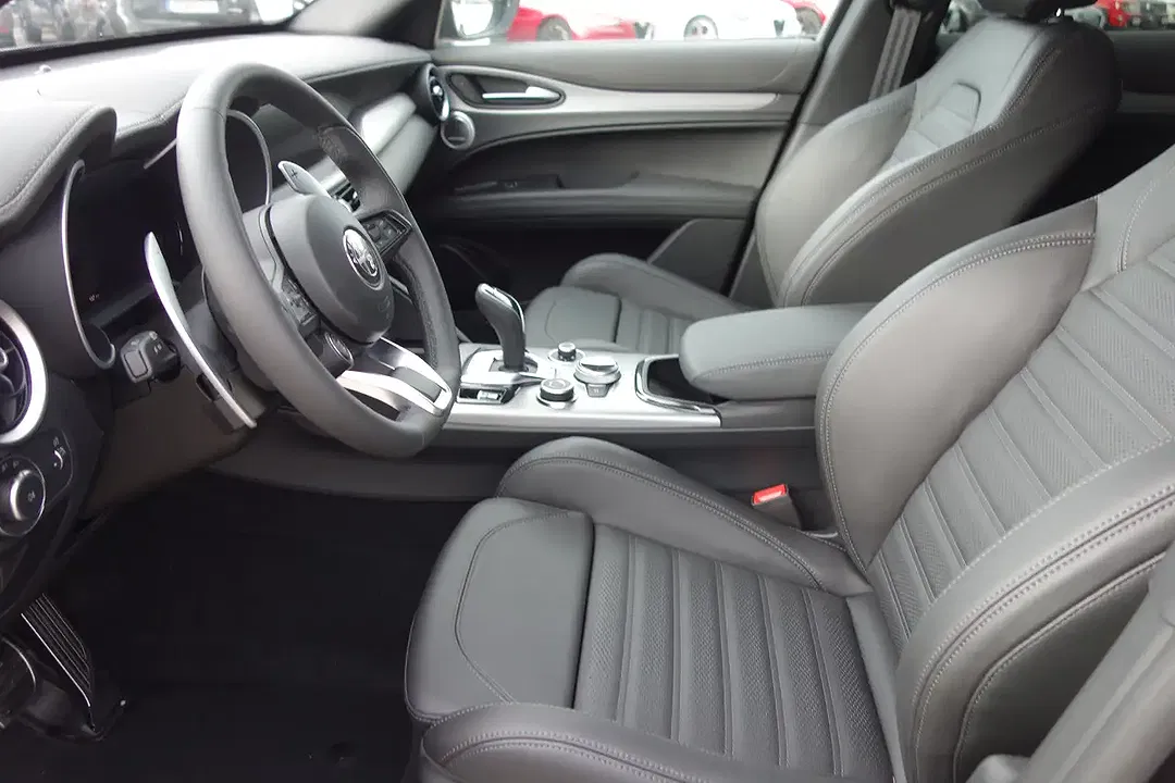 Alfa Romeo Stelvio - Thumbnail 9
