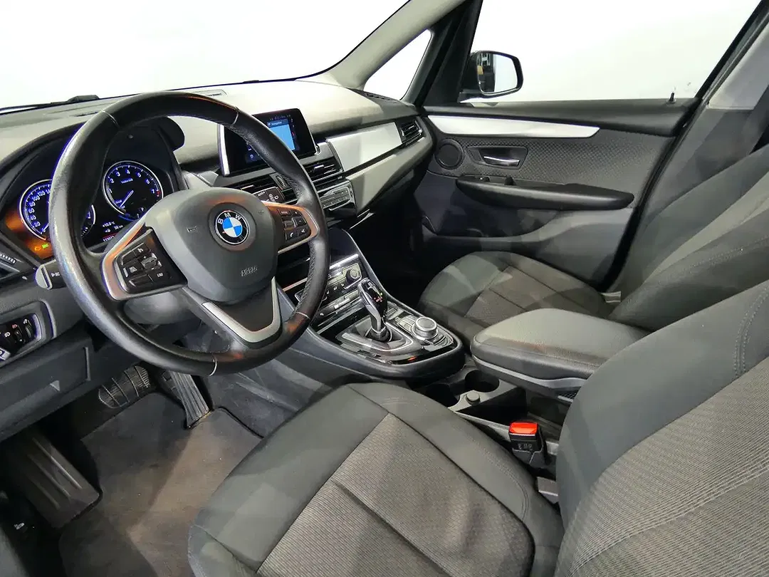 BMW 218 - Thumbnail 10