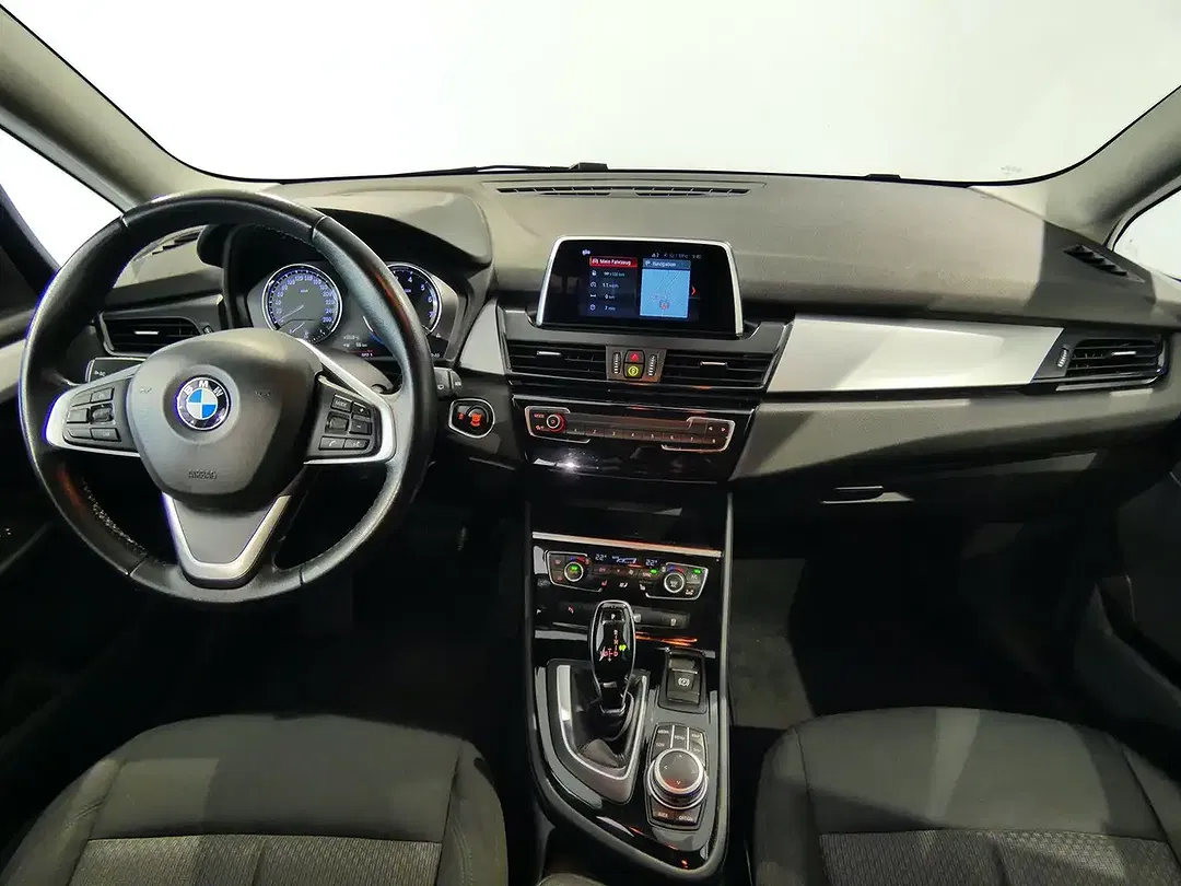 BMW 218 - Thumbnail 11