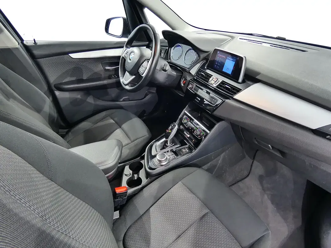 BMW 218 - Thumbnail 14