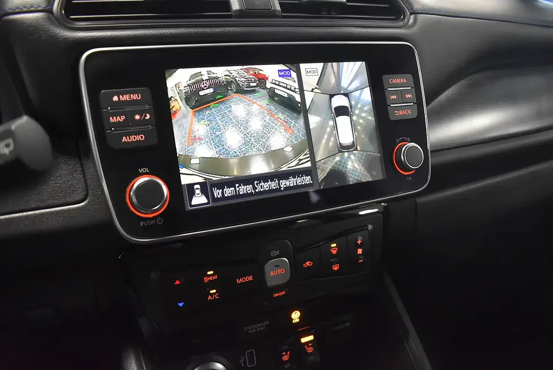 Nissan Leaf - Thumbnail 10