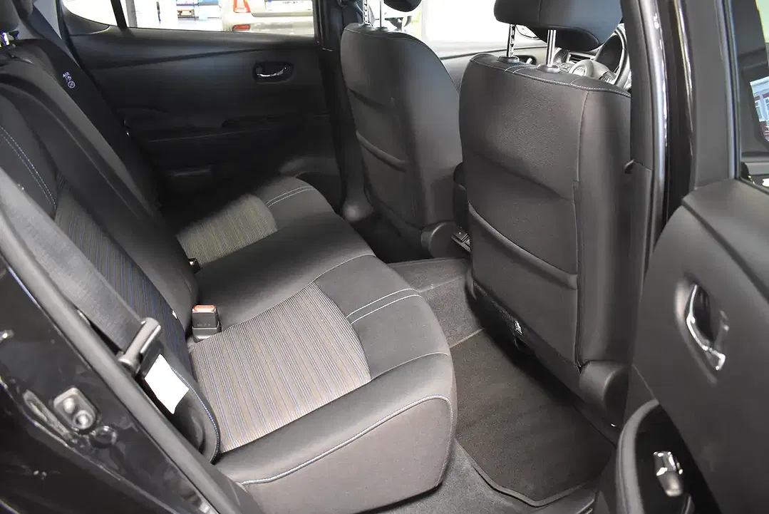 Nissan Leaf - Thumbnail 14