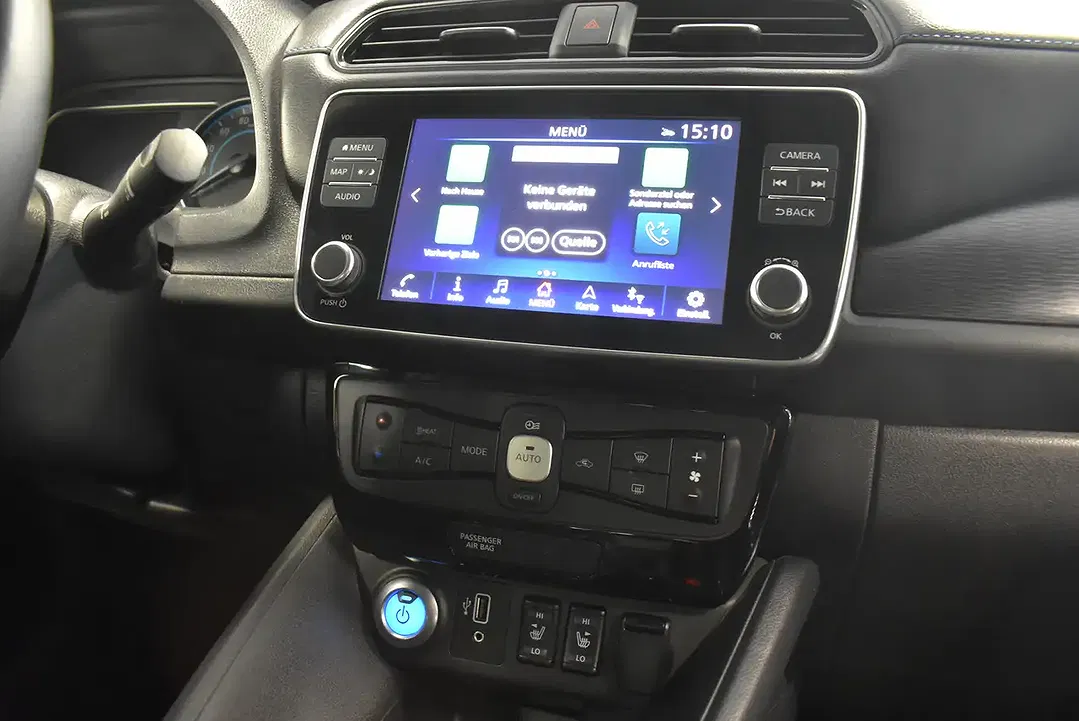 Nissan Leaf - Thumbnail 8