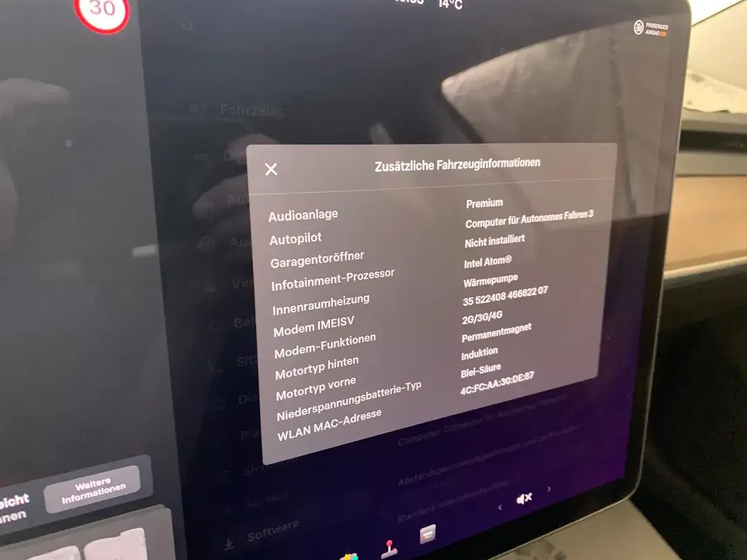 Tesla Model 3 - Thumbnail 14