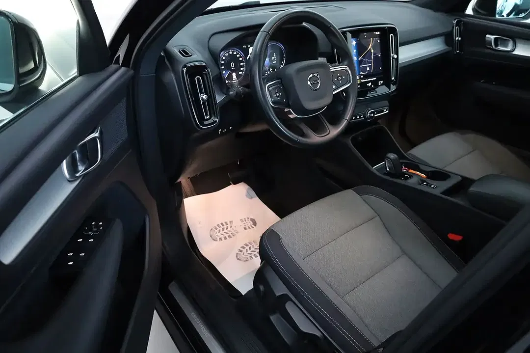 Volvo XC40 - Thumbnail 9