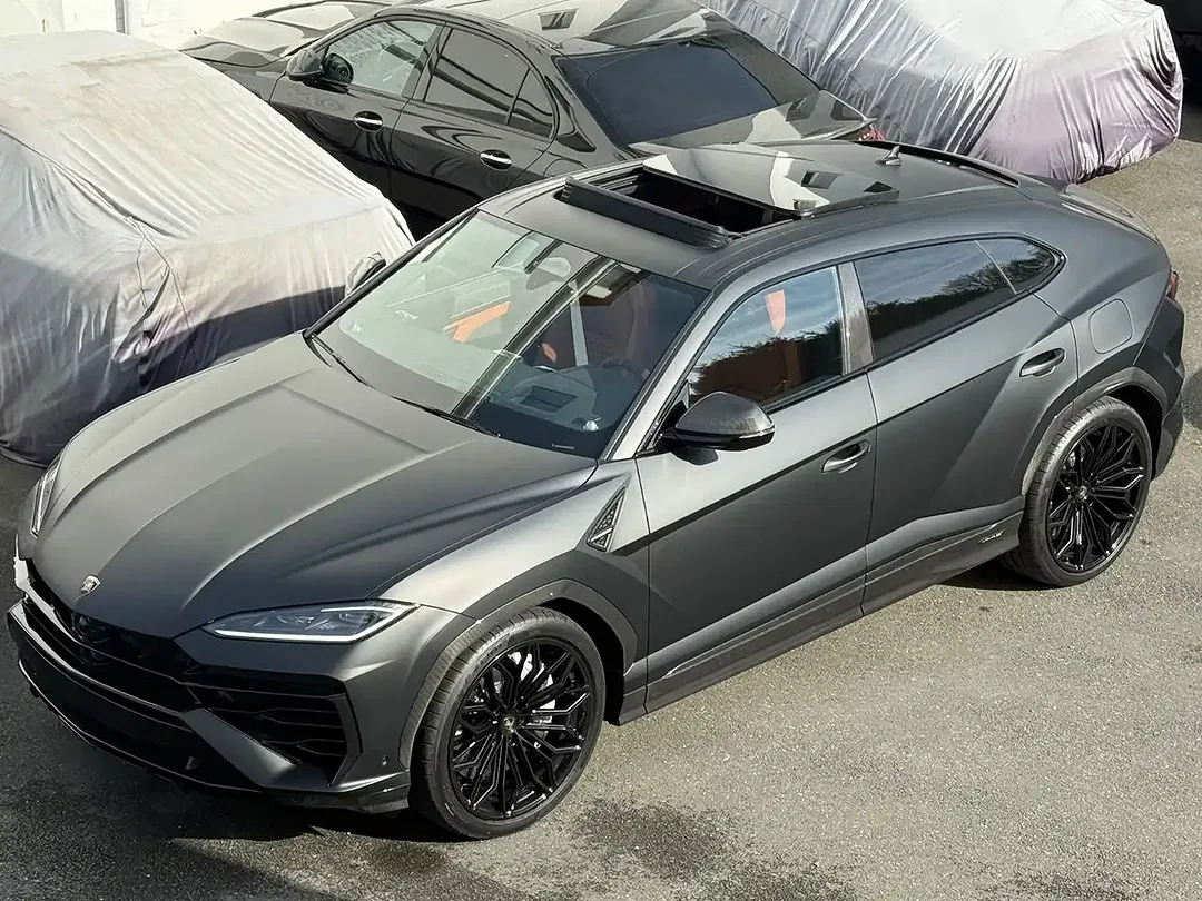 Lamborghini Urus - Thumbnail 4