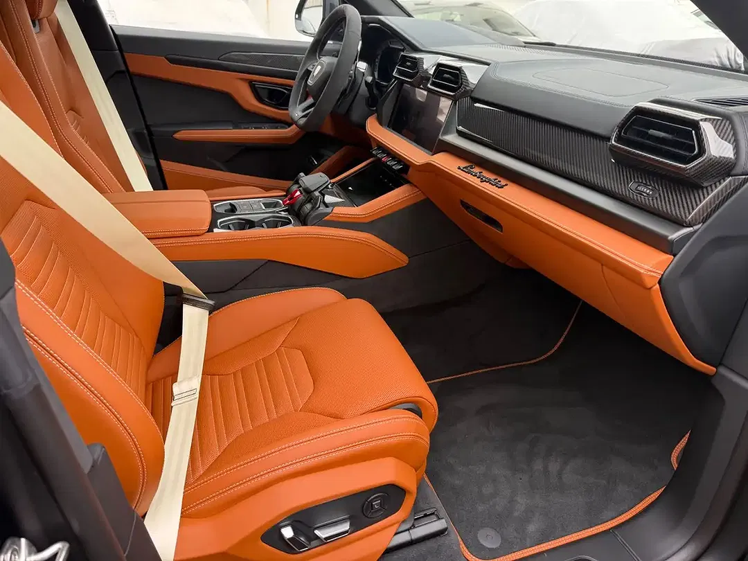 Lamborghini Urus - Thumbnail 6