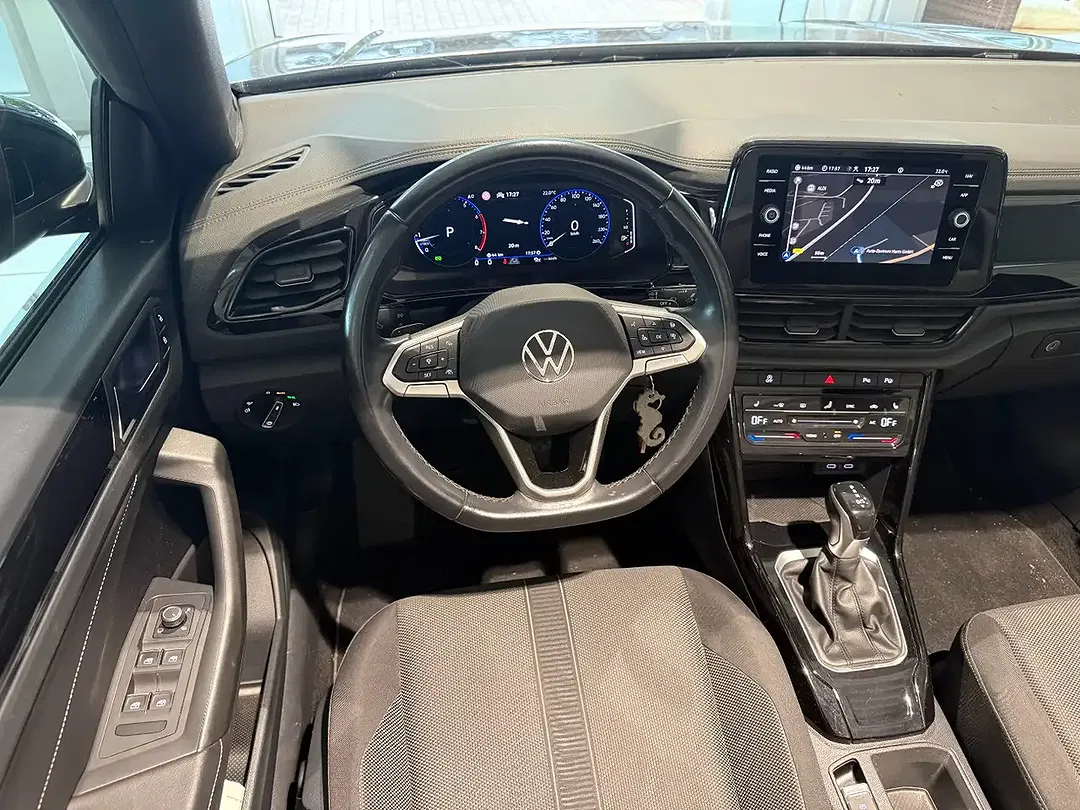 Volkswagen T-Roc - Thumbnail 11