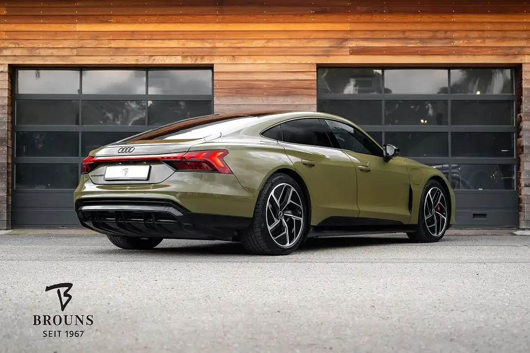 Audi e-tron GT - Thumbnail 3