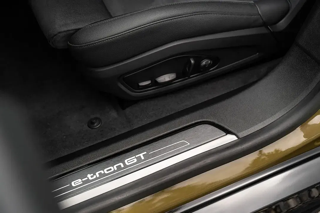 Audi e-tron GT - Thumbnail 7