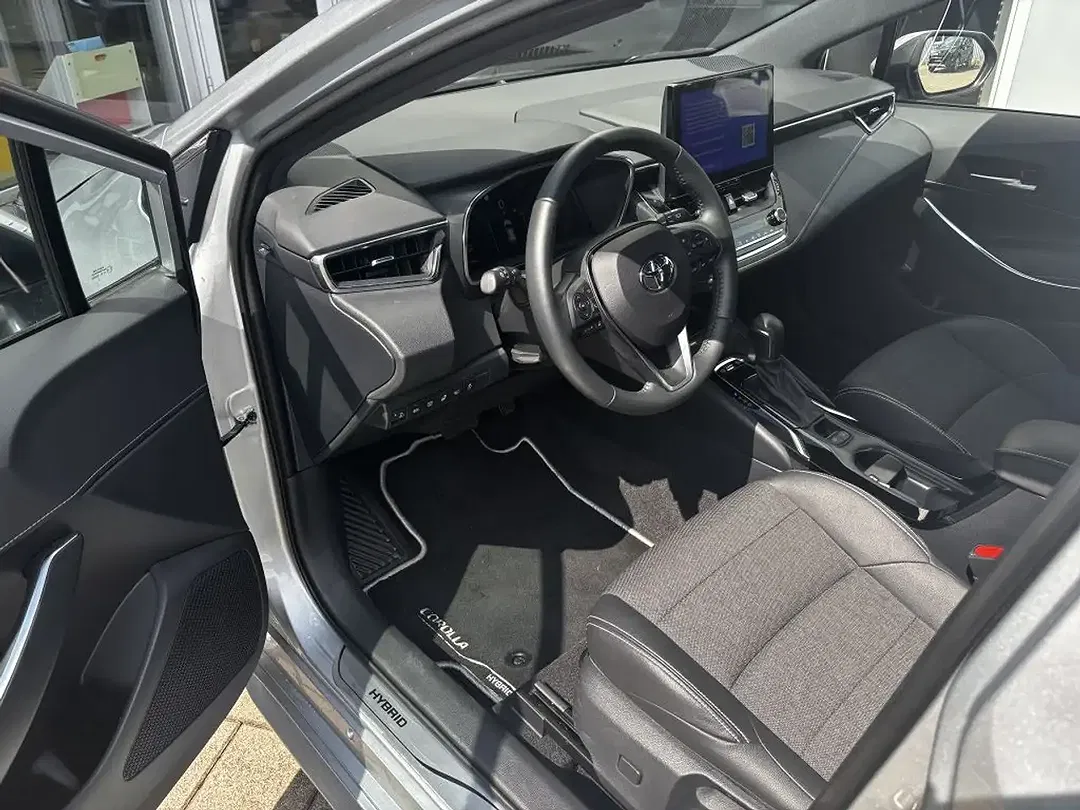 Toyota Corolla - Thumbnail 9