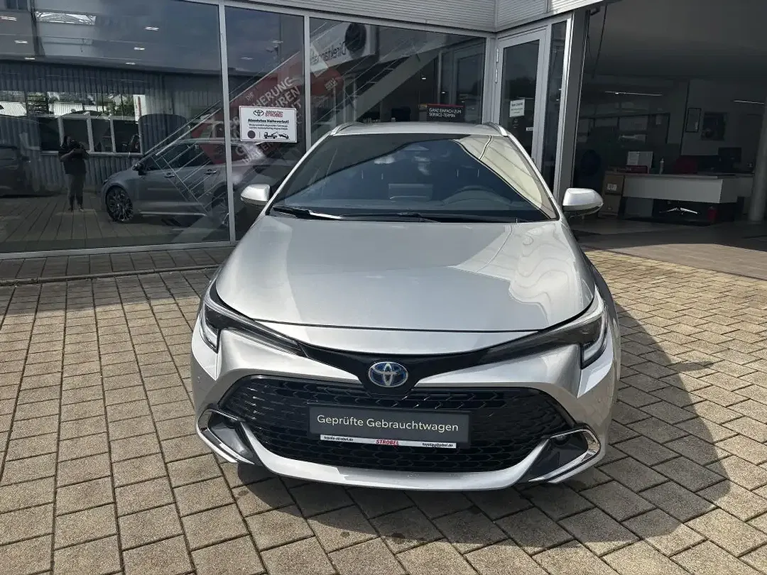 Toyota Corolla Hybrid Teamplayer - foto 1