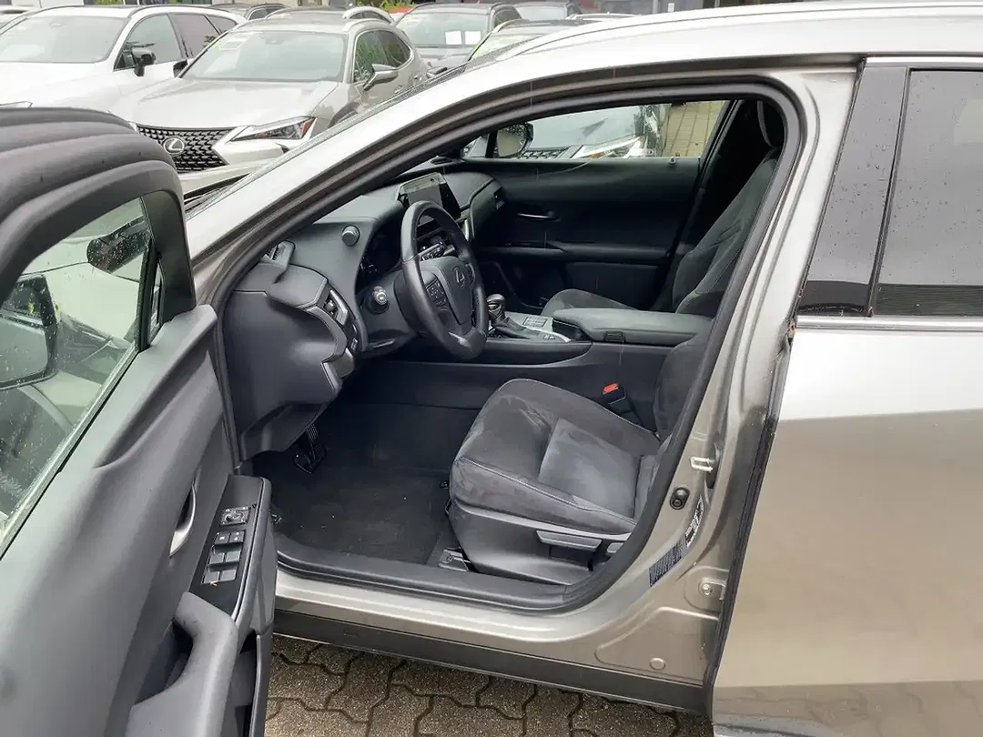 Lexus UX 250h - Thumbnail 11