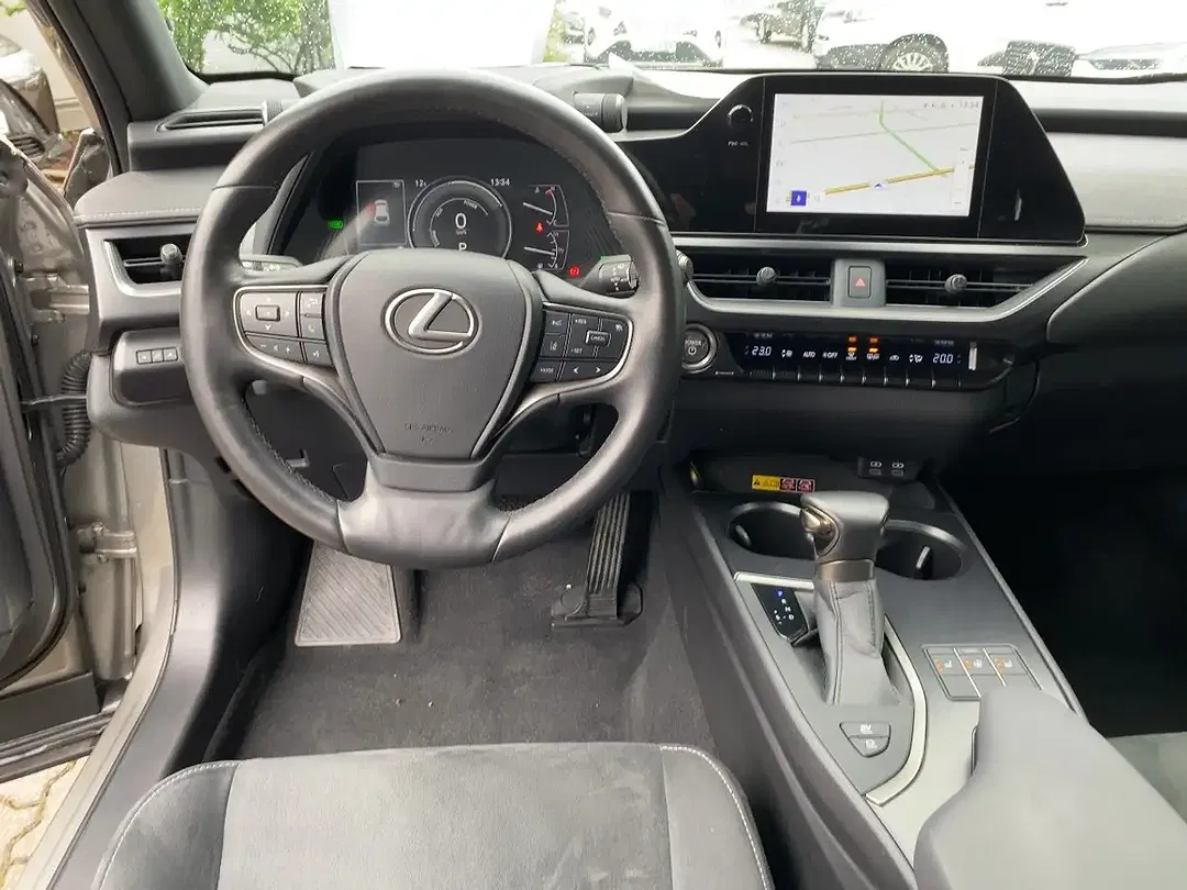 Lexus UX 250h - Thumbnail 13