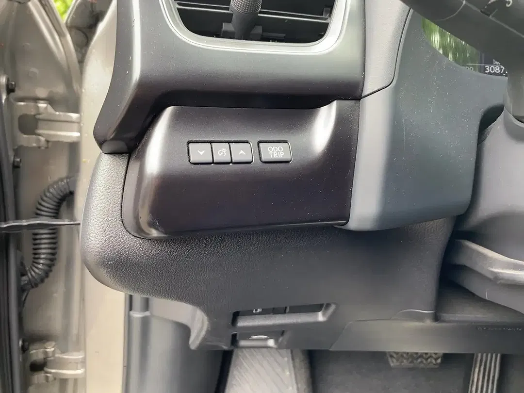 Lexus UX 250h - Thumbnail 19
