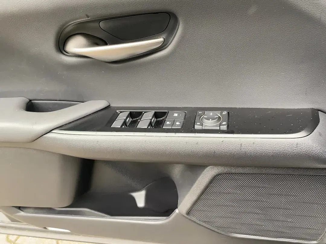 Lexus UX 250h - Thumbnail 20