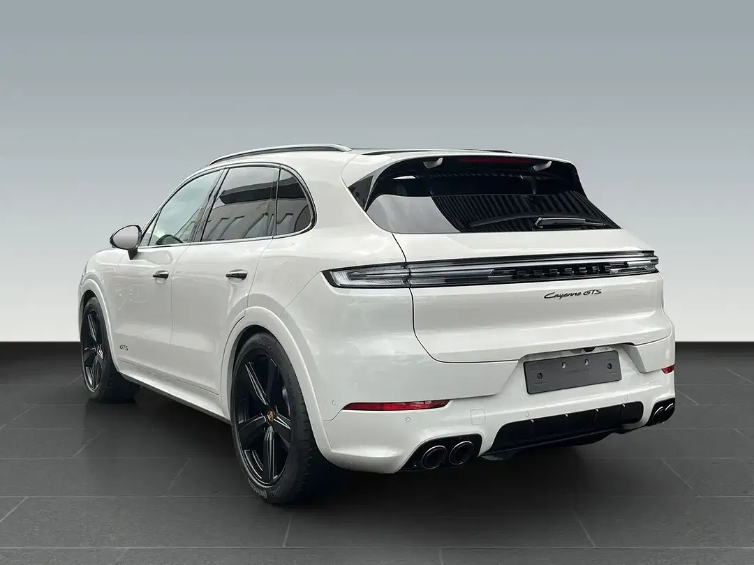 Porsche Cayenne - Thumbnail 3