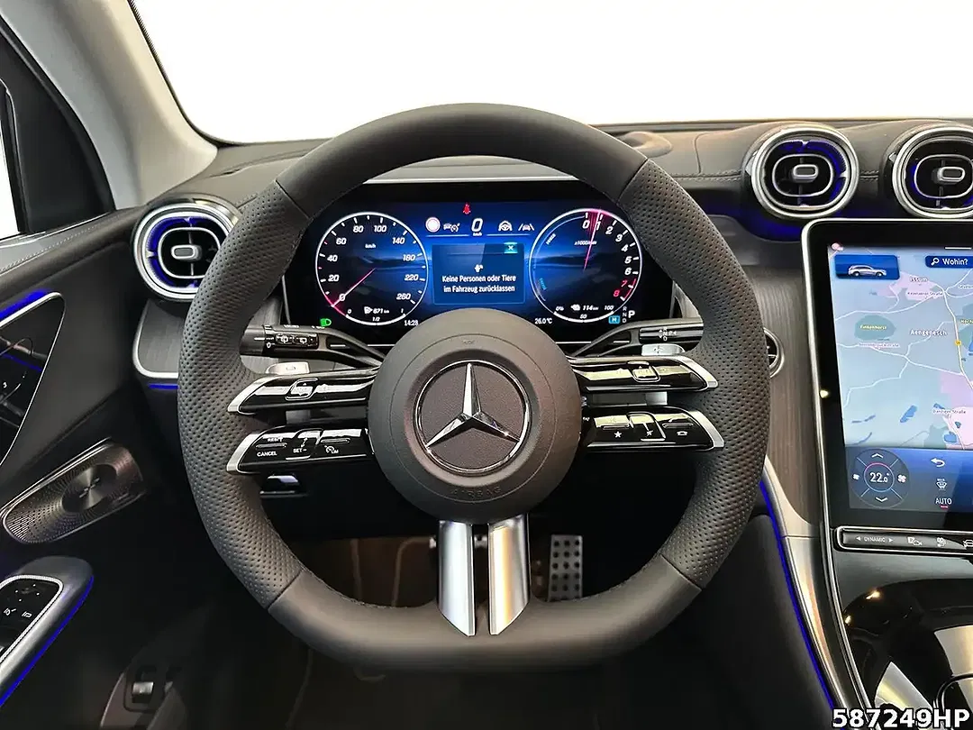Mercedes-Benz GLC 300 - Thumbnail 13