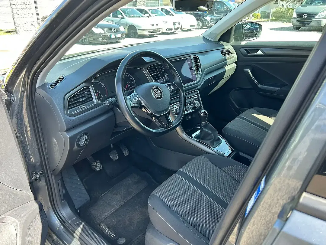 Volkswagen T-Roc - Thumbnail 10