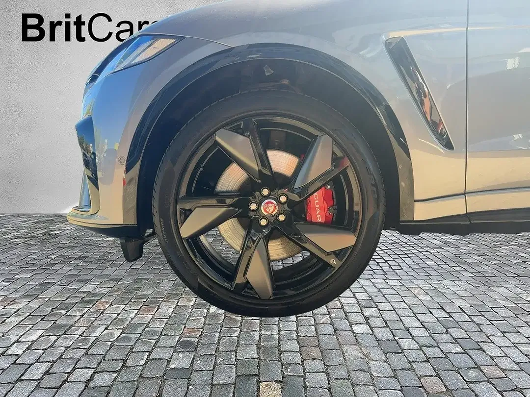 Jaguar F-Pace P550 SVR - foto 13