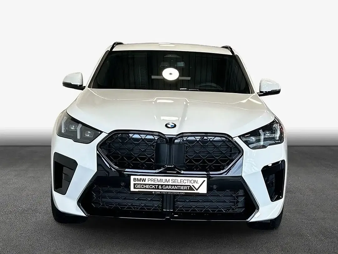 BMW X2 - Thumbnail 3