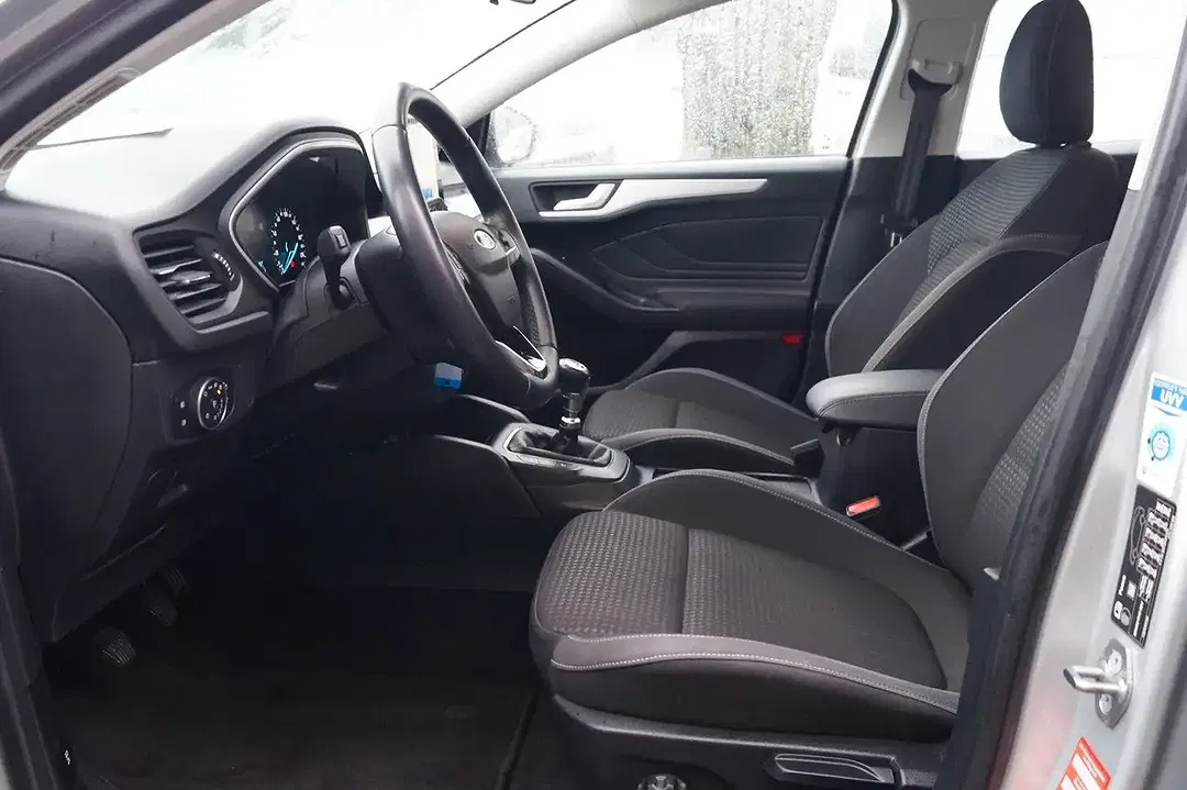 Ford Focus - Thumbnail 11