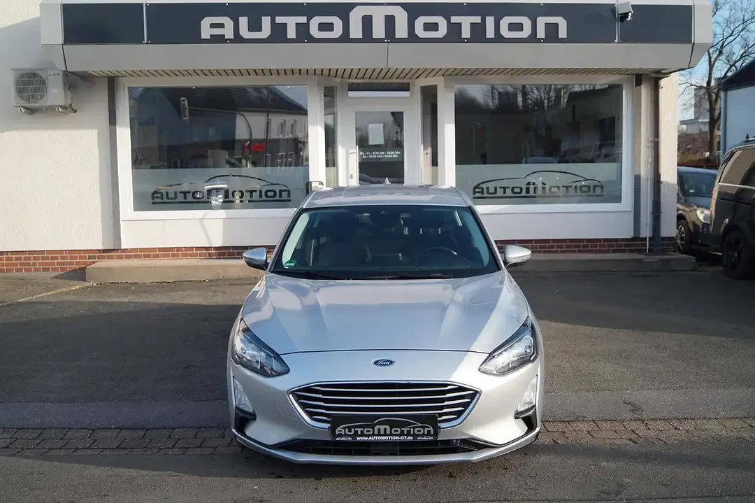Ford Focus - Thumbnail 3