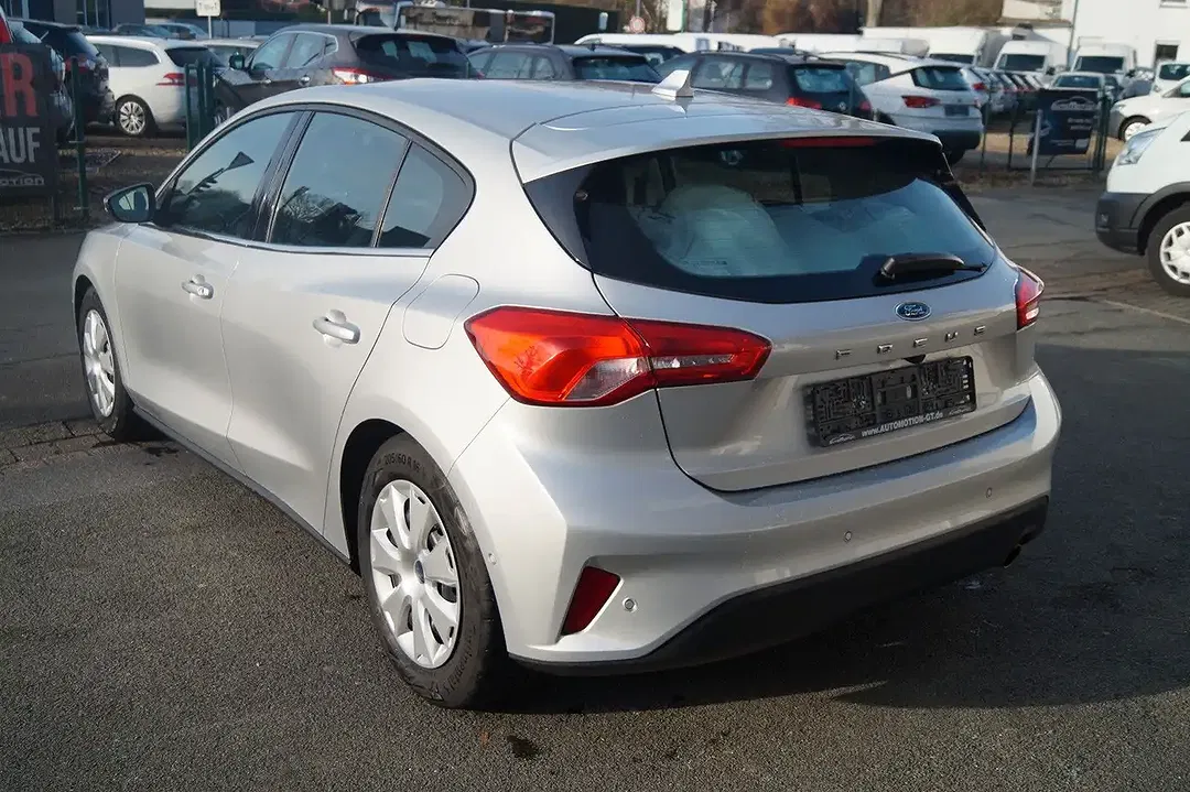 Ford Focus - Thumbnail 7