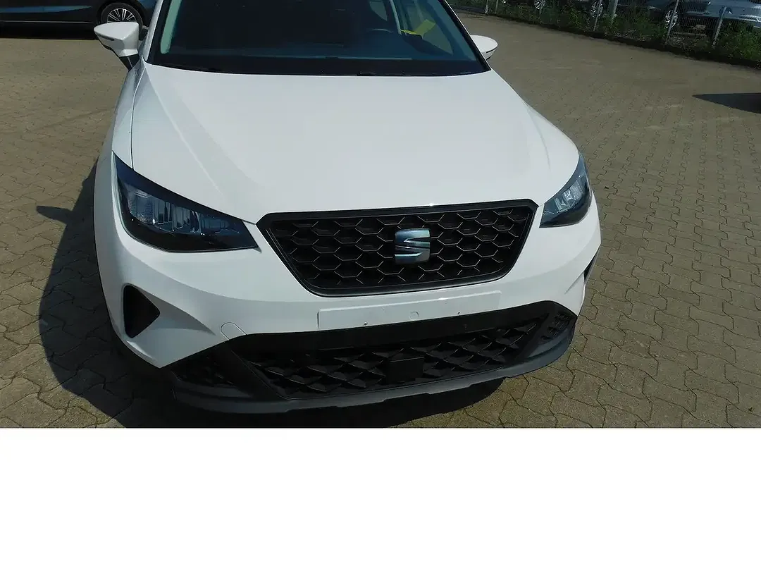 SEAT Arona - Thumbnail 3