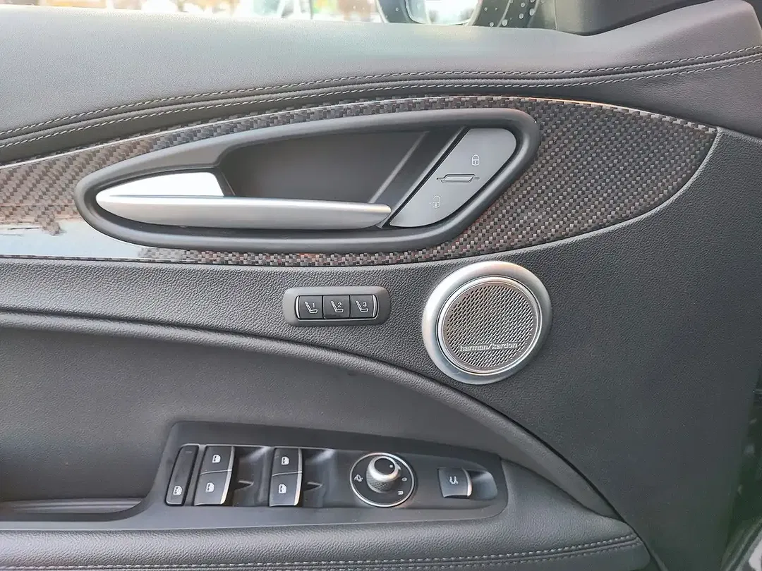 Alfa Romeo Stelvio - Thumbnail 10
