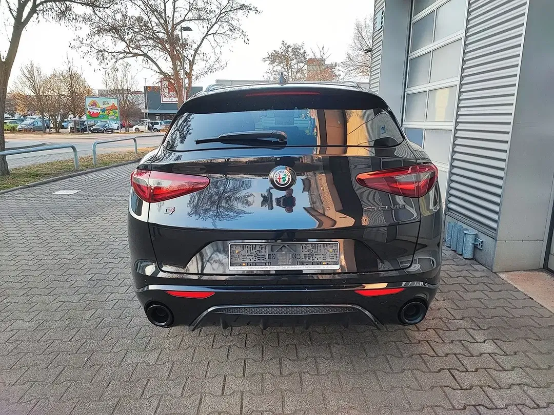 Alfa Romeo Stelvio - Thumbnail 6
