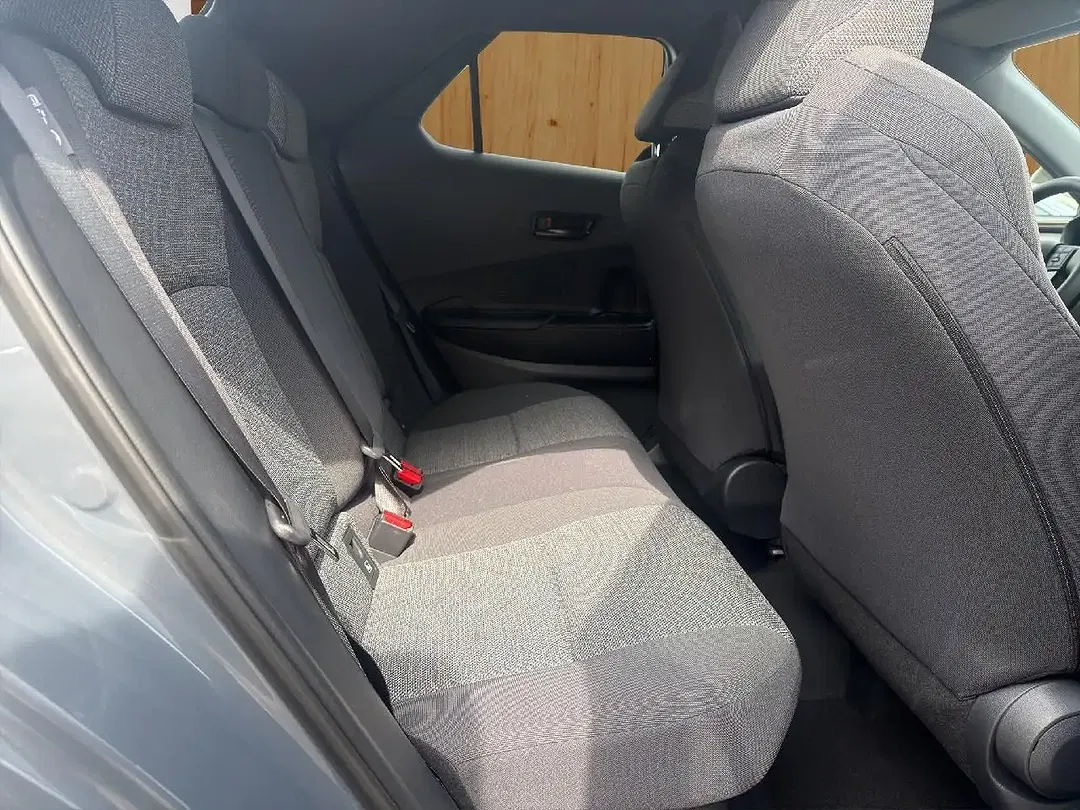 Toyota C-HR - Thumbnail 10