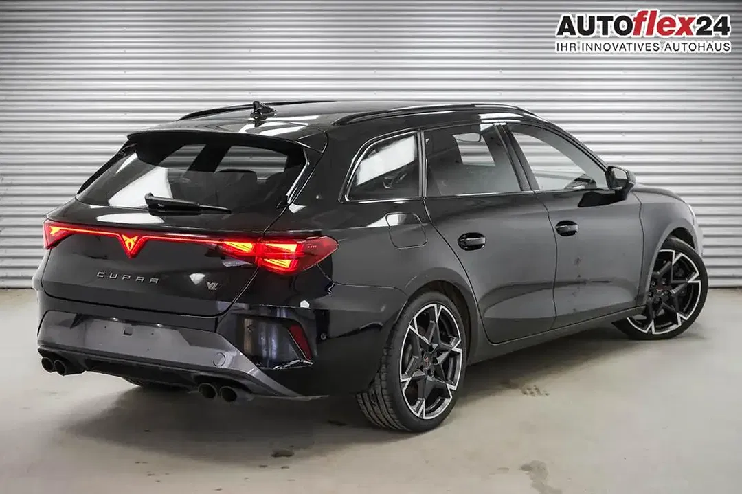 CUPRA Leon - Thumbnail 2