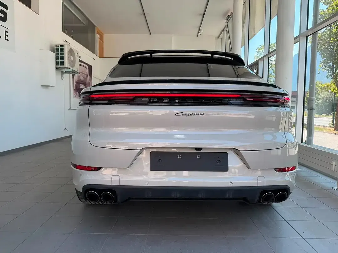 Porsche Cayenne - Thumbnail 11